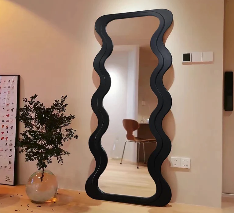 Trendgolven Onregelmatig Ingelijste Teddy Wandspiegel - Zwart